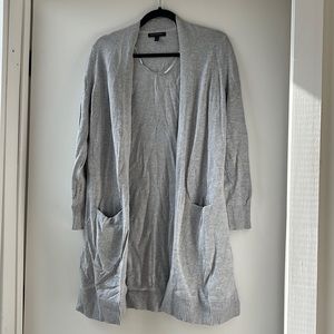 ❤️ Banana Republic Cardigan Light Gray